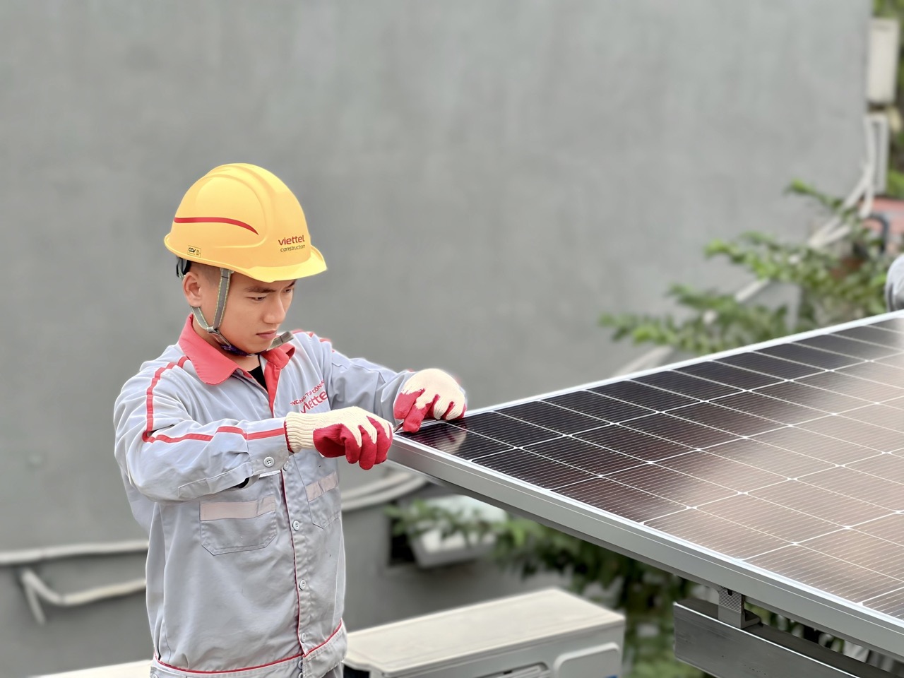 lắp điện mặt trời Viettel Cà Mau